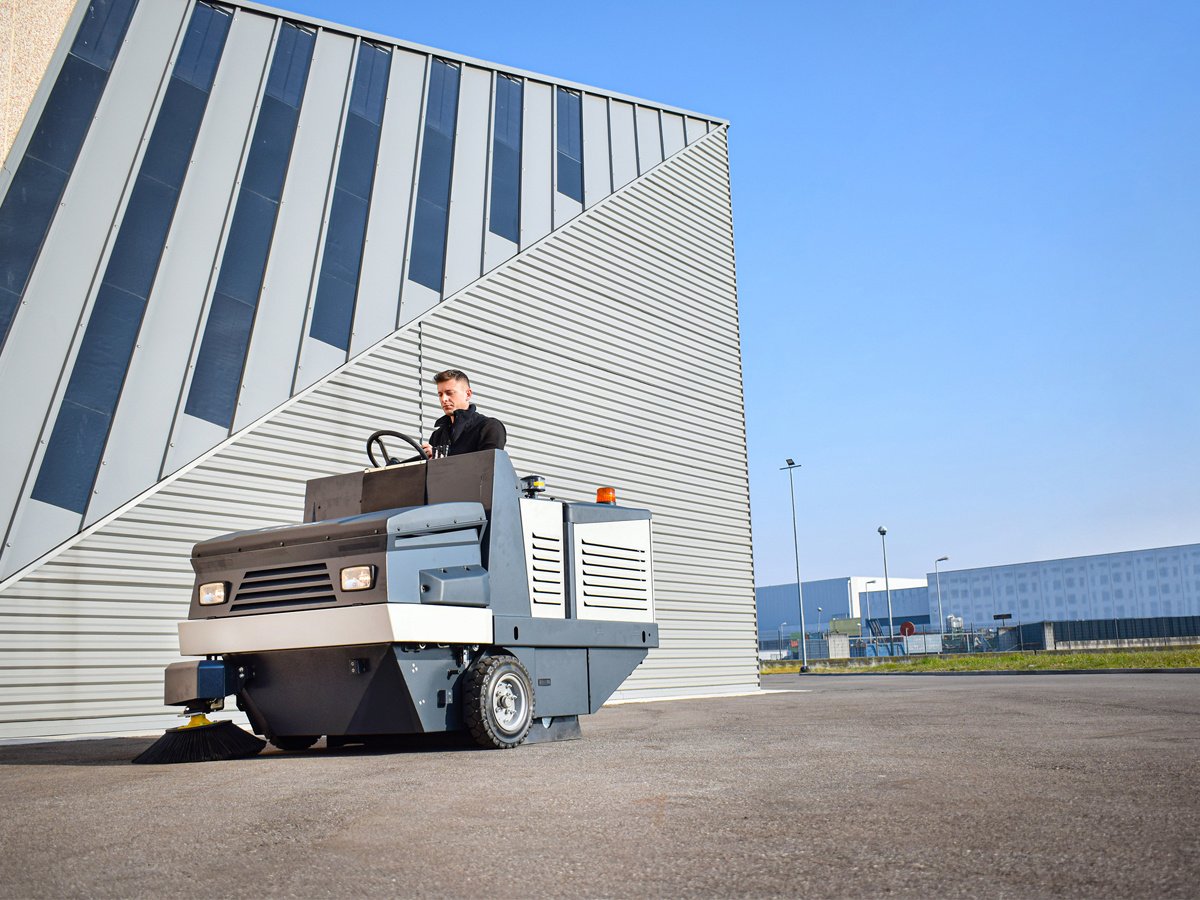 Performance and comfort with the new SWL R1300 DT Bin-Up “ride-on